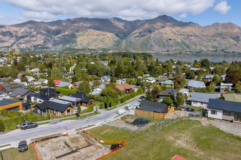 Photo of property in 84 Kirimoko Crescent, Wanaka, 9305