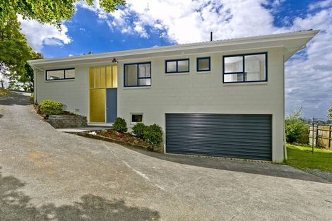 Photo of property in 1/23 Target Road, Totara Vale, Auckland, 0629