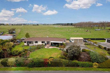Photo of property in 23 Timaru Road, Waimate, 7924