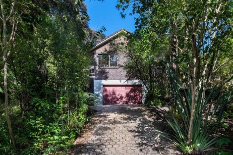 Photo of property in 2 Kaurimu Rise, Titirangi, Auckland, 0604