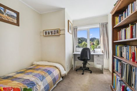 Photo of property in 53 Makara Road, Karori, Wellington, 6012