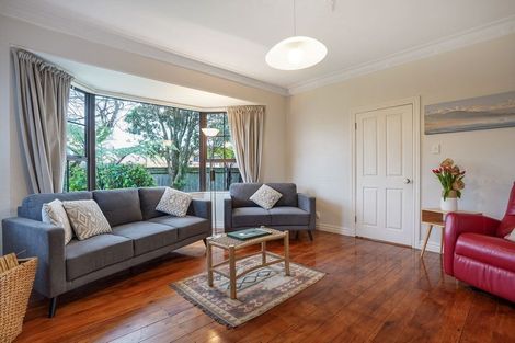 Photo of property in 6 Centennial Drive, Hokowhitu, Palmerston North, 4410