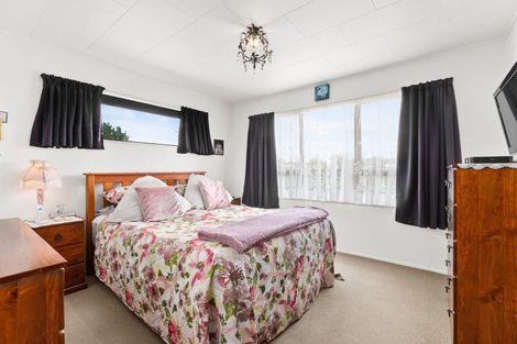 Photo of property in 7 Latham Stubbs Crescent, Waipawa, 4210