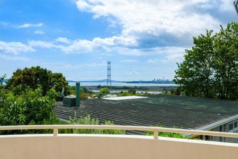 Photo of property in 1/213 Te Atatu Road, Te Atatu South, Auckland, 0610