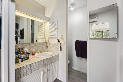 Photo of property in 19 Sanctuary Point, Sunnyhills, Auckland, 2010