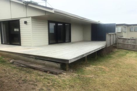 Photo of property in 8a Diosma Place, Botany Downs, Auckland, 2010