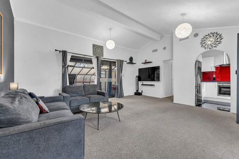 Photo of property in 3/21 Northall Road, New Lynn, Auckland, 0600