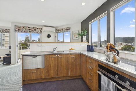 Photo of property in Winslow Apartments, 12/2 Ohiro Road, Aro Valley, Wellington, 6021