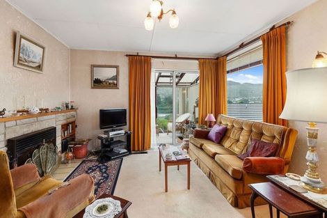 Photo of property in 74 Taylor Terrace, Tawa, Wellington, 5028