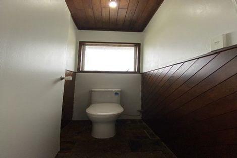 Photo of property in 24 Mirrabooka Avenue, Botany Downs, Auckland, 2010