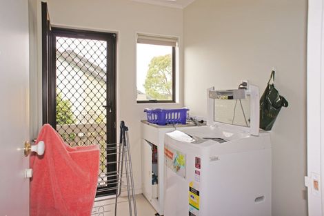 Photo of property in 25 Jay Court, Botany Downs, Auckland, 2010