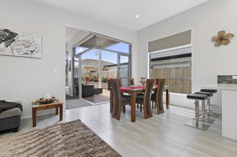 Photo of property in 14 Hugo Way, Papamoa Beach, Papamoa, 3118