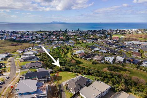 Photo of property in 27 Tohora View, Waihi Beach, 3611