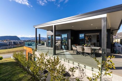 Photo of property in 10 Turnbull Crescent, Wanaka, 9305