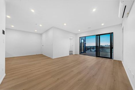Photo of property in 4 Moko Road, Orewa, 0931