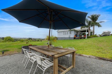 Photo of property in 817a Whakapirau Road, Whakapirau, 0583