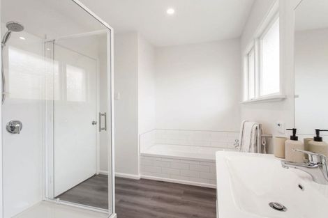 Photo of property in 27 Horseshoe Lake Road, Shirley, Christchurch, 8061