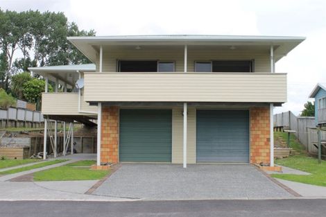 Photo of property in 60 Kauri Grove, Coromandel, 3506