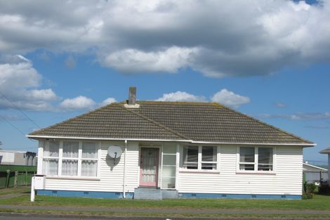 Photo of property in 141 Puriri Street, Castlecliff, Whanganui, 4501