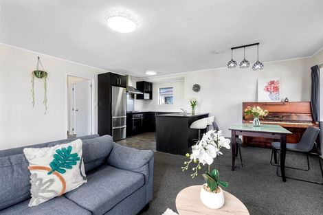 Photo of property in 1/24 Caribbean Drive, Unsworth Heights, Auckland, 0632