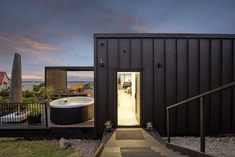 Photo of property in 3 Selleck Street, Mount Pleasant, Christchurch, 8081