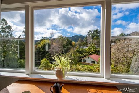 Photo of property in 36 Wyndham Road, Pinehaven, Upper Hutt, 5019
