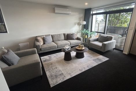 Photo of property in 5/15 Chivalry Road, Glenfield, Auckland, 0629