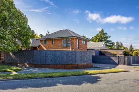 Photo of property in 2 Algie Place, Avonhead, Christchurch, 8042