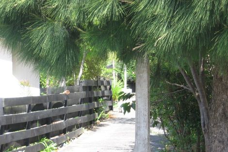 Photo of property in 10 Chevron Place, Castor Bay, Auckland, 0620