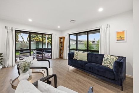 Photo of property in 15 Chelsea Drive, Taradale, Napier, 4112