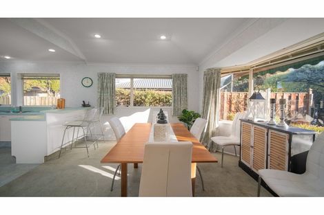 Photo of property in 15 Villa Grove, Ilam, Christchurch, 8041