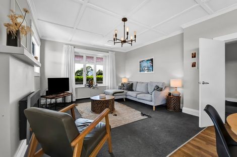 Photo of property in 76 Paynters Avenue, Strandon, New Plymouth, 4312