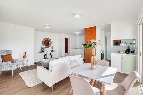 Photo of property in 2/19 Copley Street, New Lynn, Auckland, 0600