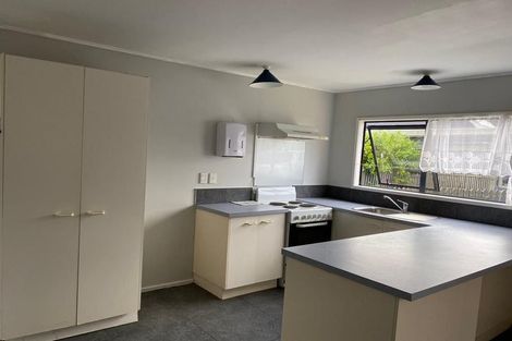 Photo of property in 15 Caspian Close, New Lynn, Auckland, 0600