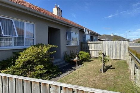 Photo of property in 1-2 Gibson Court, Roslyn, Palmerston North, 4414
