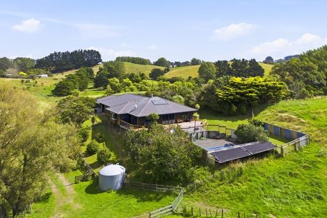 Photo of property in 84 Derham Road, Te Horo, Otaki, 5581