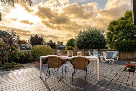 Photo of property in 35 Northmeadow Drive, Rototuna, Hamilton, 3210