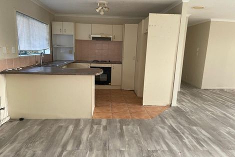 Photo of property in 2 Greenberry Drive, Ranui, Auckland, 0612