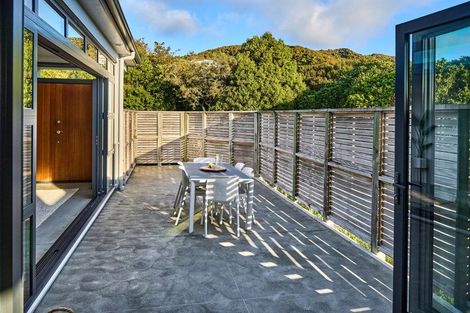Photo of property in 4 Caughley Grove, Karori, Wellington, 6012