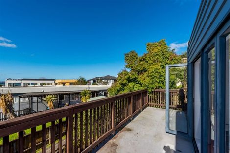 Photo of property in 20a Belleaire Court, West Harbour, Auckland, 0618