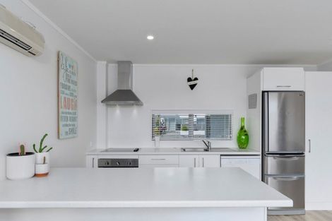 Photo of property in 31 Reynolds Place, Papamoa Beach, Papamoa, 3118