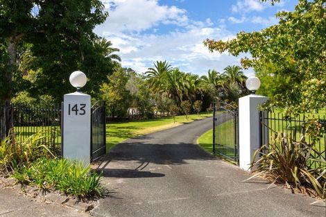 Photo of property in 143 Whangaparaoa Road, Red Beach, 0932