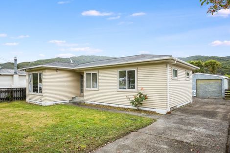 Photo of property in 76 Peel Place, Wainuiomata, Lower Hutt, 5014