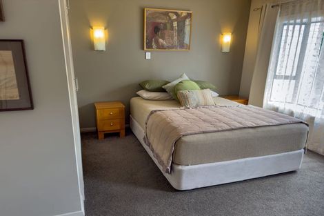 Photo of property in 80 Hackthorne Road, Cashmere, Christchurch, 8022