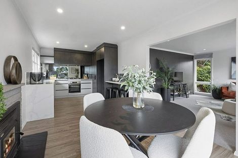 Photo of property in 390 Mangorei Road, Merrilands, New Plymouth, 4312