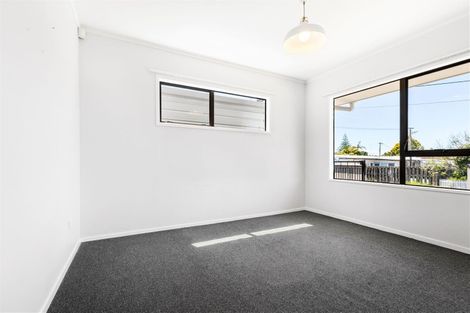 Photo of property in 26 Ward Crescent, Te Atatu Peninsula, Auckland, 0610