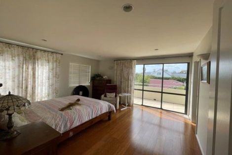 Photo of property in 2/31 Eversleigh Road, Belmont, Auckland, 0622