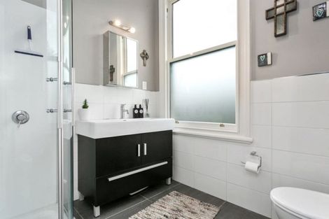 Photo of property in 20 Queen Street, Cambridge, 3434