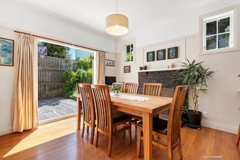 Photo of property in 23 Tio Tio Road, Miramar, Wellington, 6022