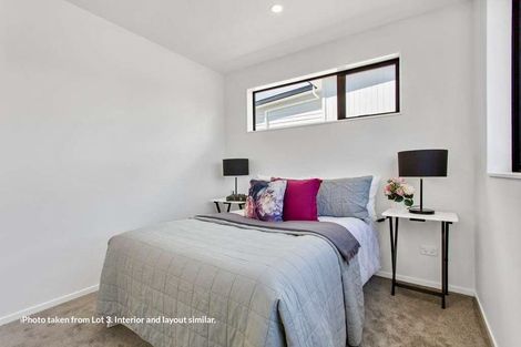 Photo of property in 26a Holland Avenue, Point England, Auckland, 1072